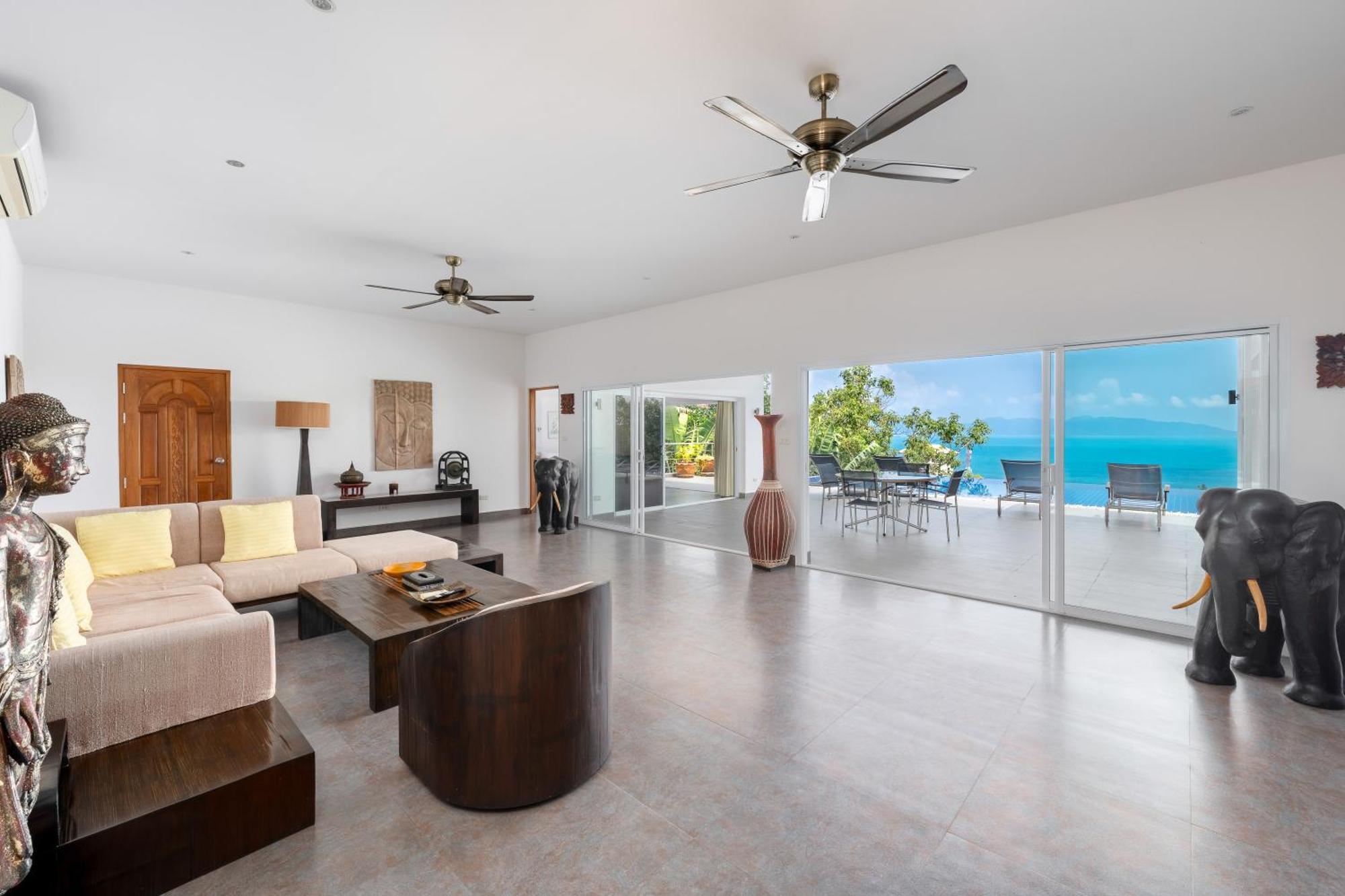 Superbe 3 Vue Beautiful 3-bedroom Sea View Villa *